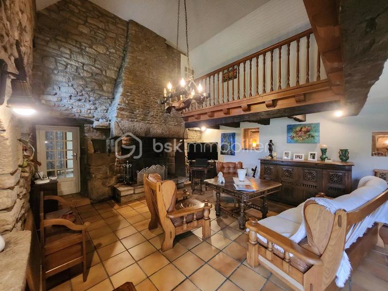 Maison en pierre - 187 m² - 7 pièces