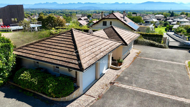 Maison - 418 m² - 12 pièces