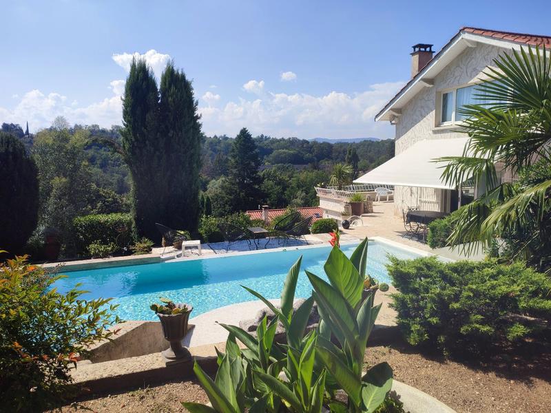 Maison - 209 m² - 6 pièces