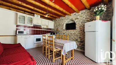 Maison - 375 m² - 13 pièces