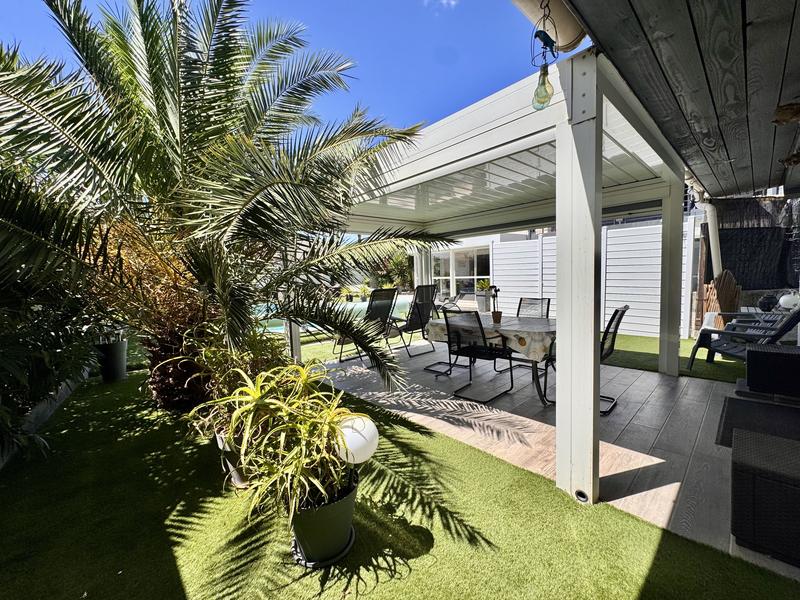 Villa - 225 m² - 8 pièces