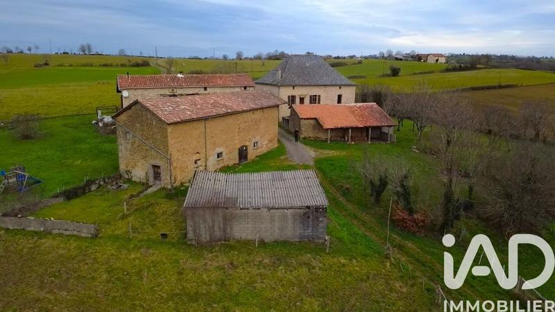 Maison - 300 m² - 10 pièces