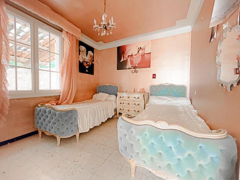 Villa - 104 m² - 6 pièces