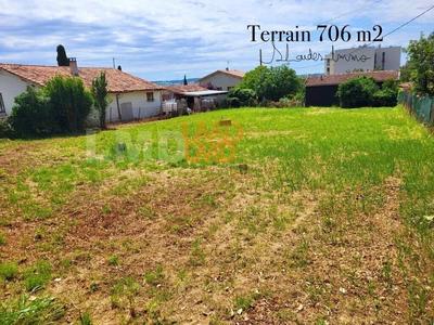 Terrain - 706 m²