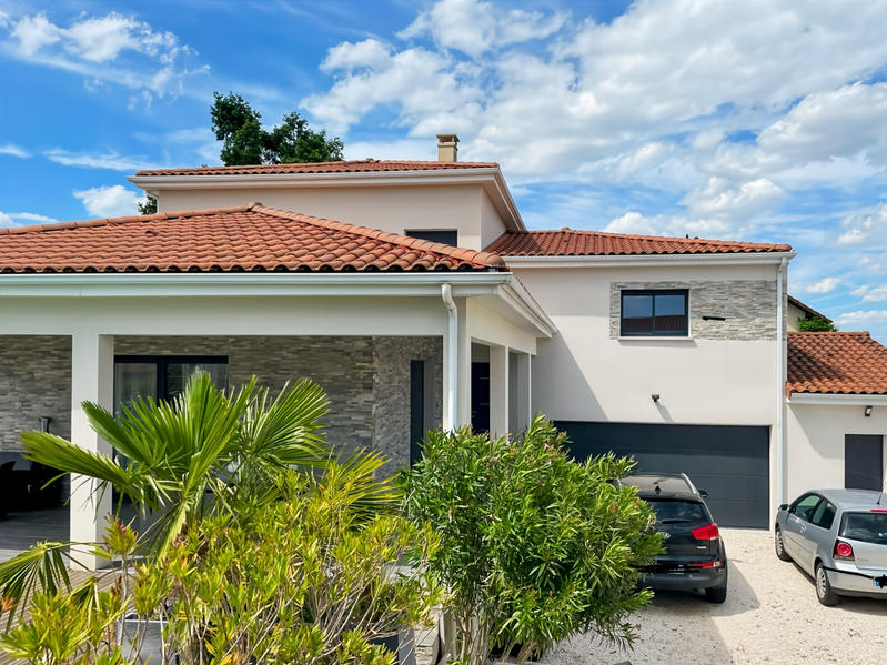 Maison - 180 m² - 6 pièces