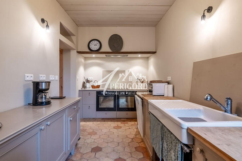 Maison - 435 m² - 11 pièces