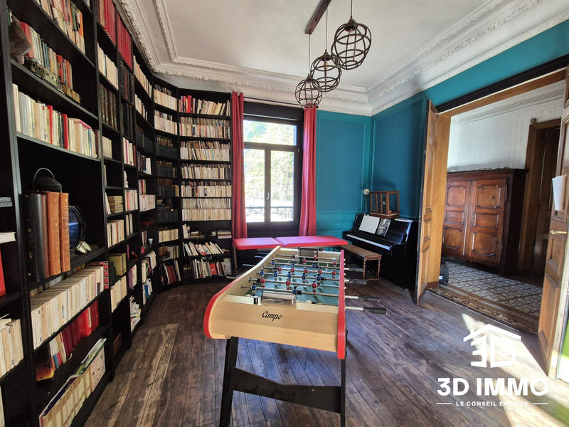 Maison - 325 m² - 14 pièces