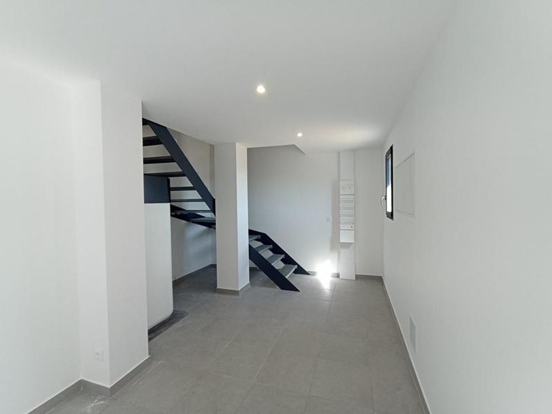 Maison - 195 m² - 6 pièces