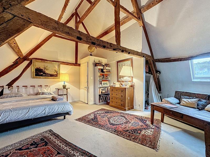 Maison - 259 m² - 6 pièces