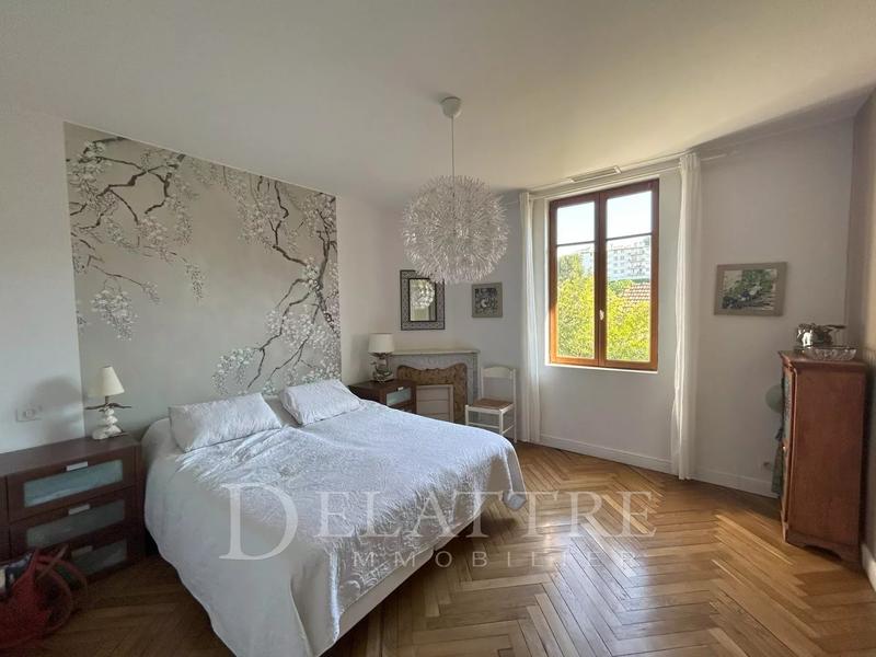 Villa - 160 m² - 8 pièces