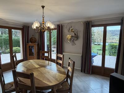 Maison - 203 m² - 7 pièces