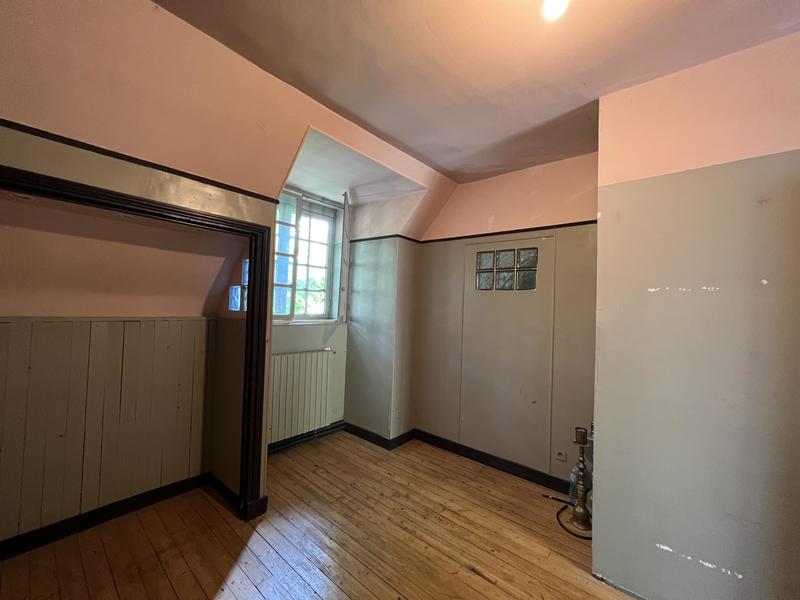 Maison - 182 m² - 7 pièces