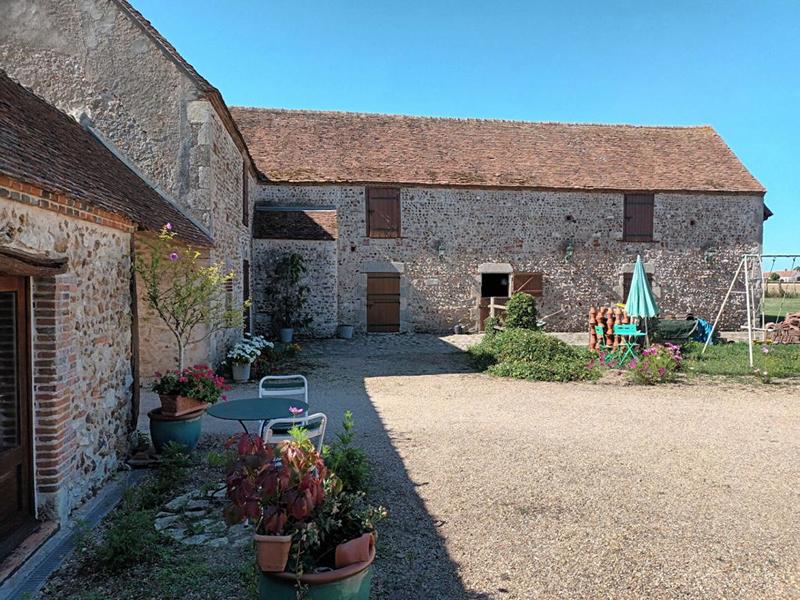 Maison - 240 m² - 4 pièces