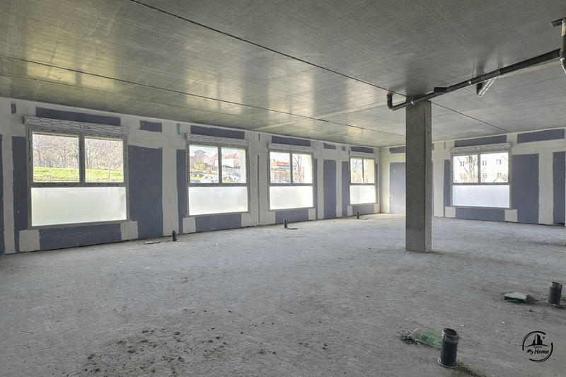 Local commercial - 221 m²