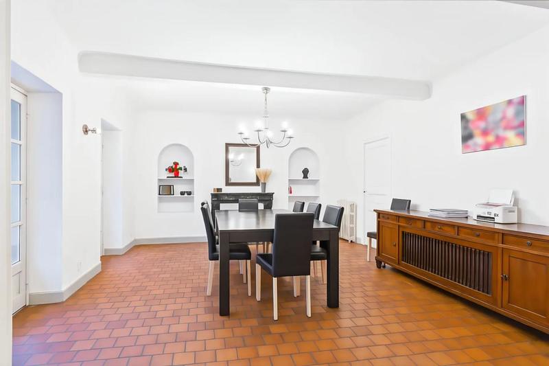 Propriété - 236 m² - 13 pièces