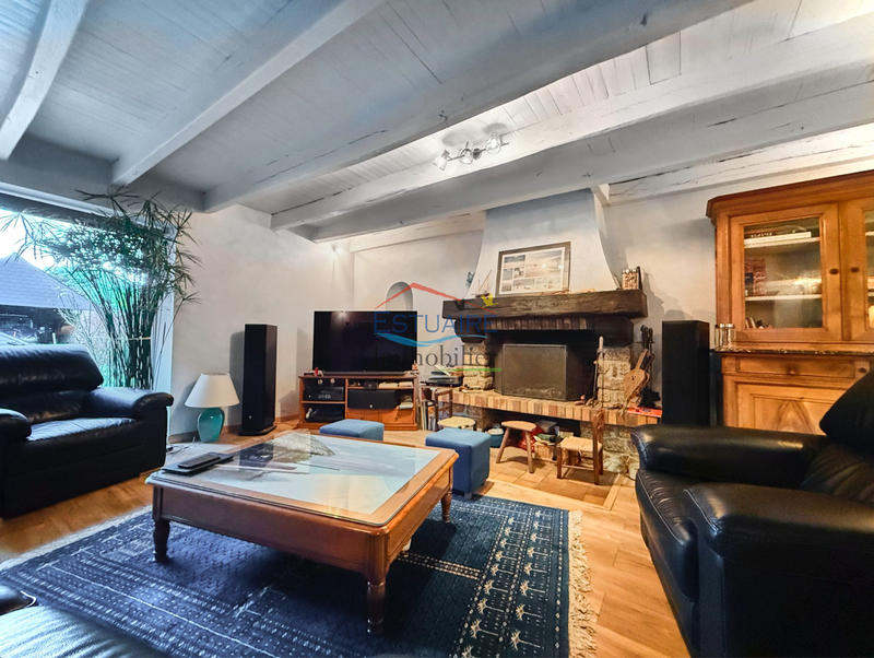 Maison - 204 m² - 7 pièces