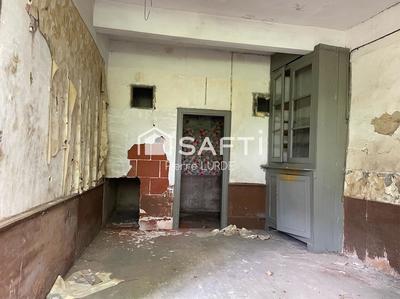 Maison - 225 m² - 8 pièces