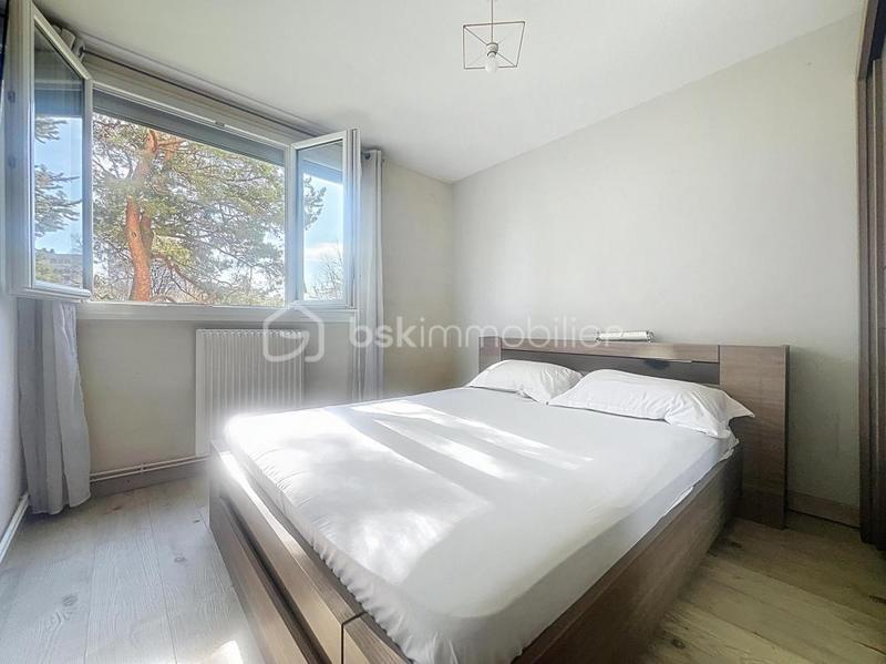 Appartement - 79 m² - 4 pièces