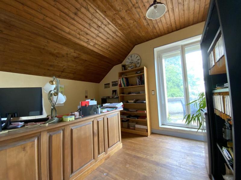 Maison - 235 m² - 9 pièces