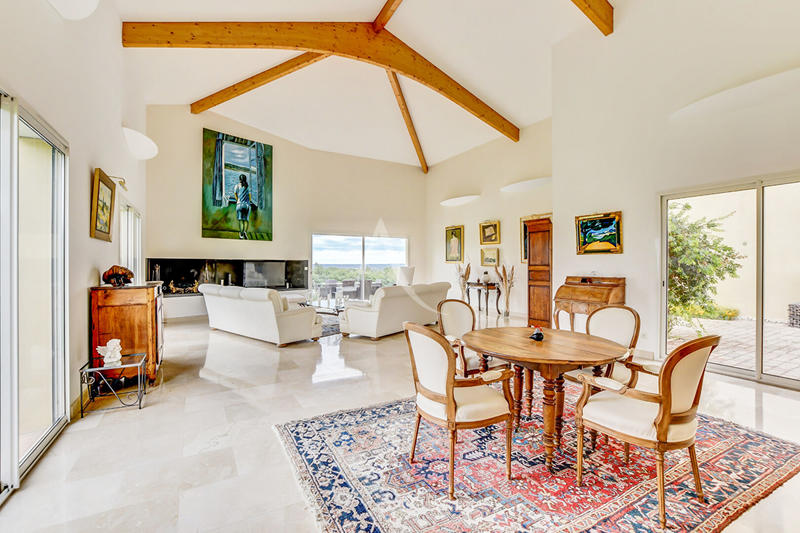 Maison - 408 m² - 7 pièces