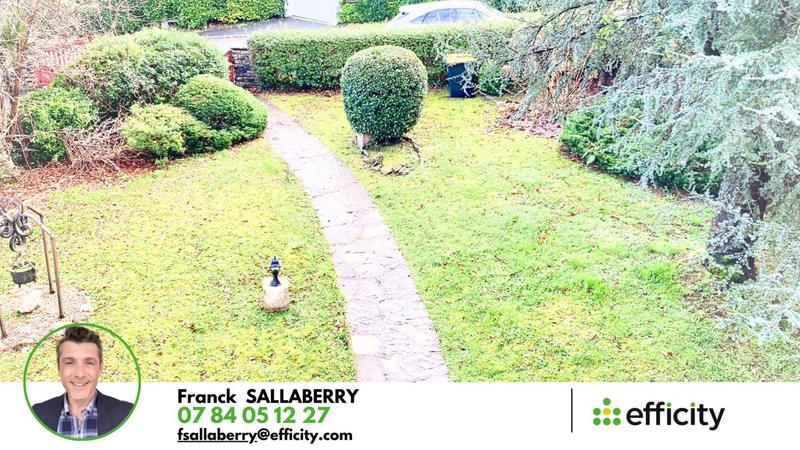 Maison - 215 m² - 9 pièces