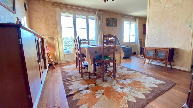 Maison - 90 m² - 5 pièces