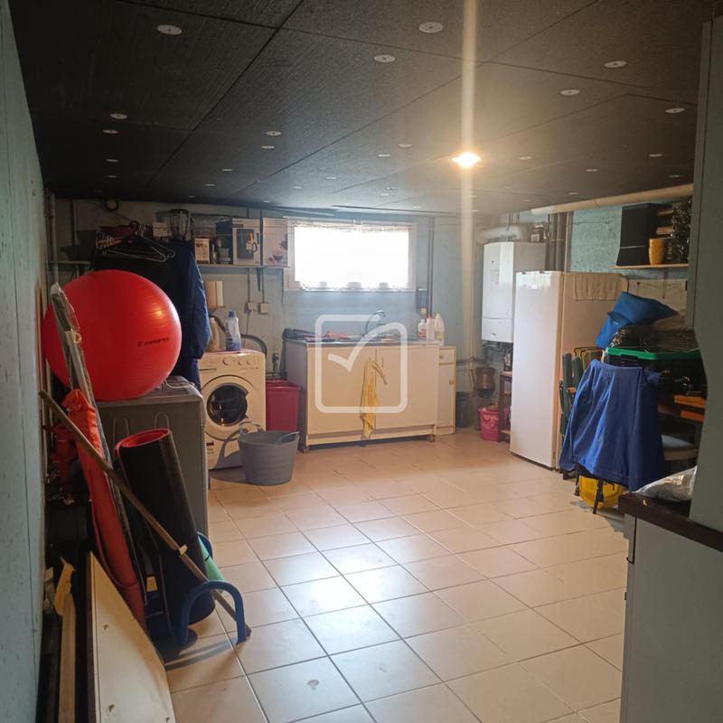 Maison - 180 m² - 7 pièces