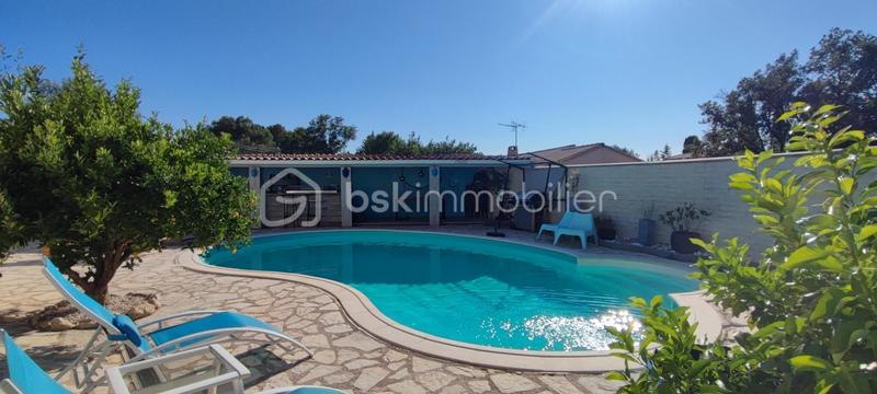 Demeure - 242 m² - 8 pièces