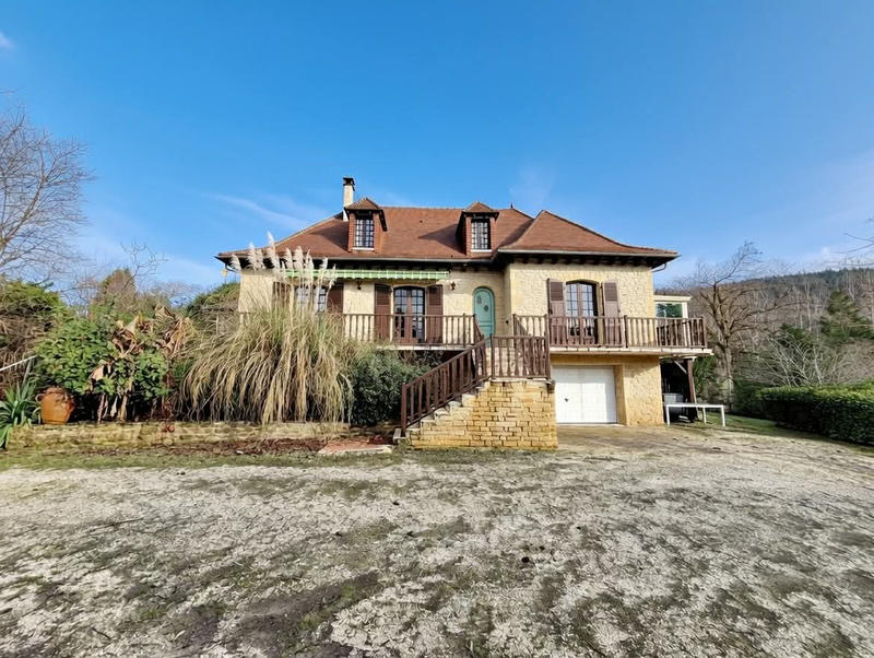 Maison - 190 m² - 6 pièces