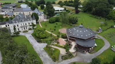 Château - 1 800 m² - 37 pièces