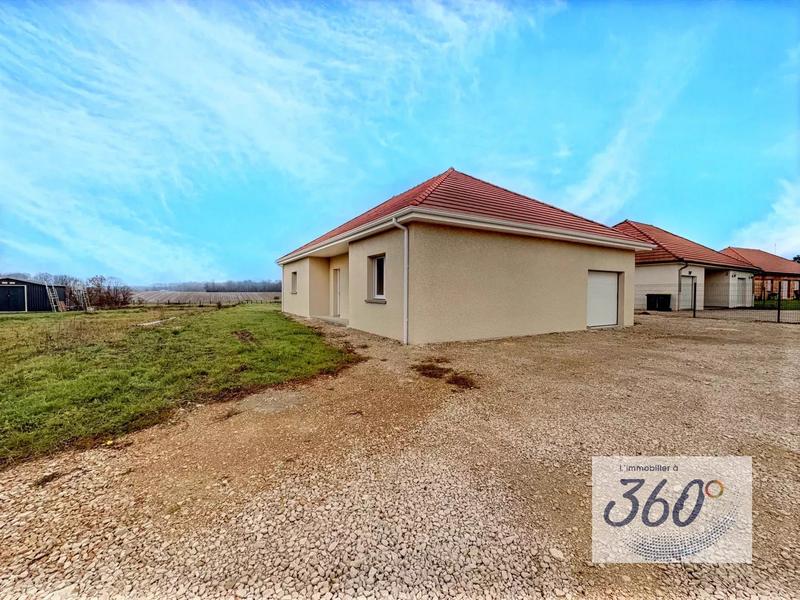 Maison - 101 m² - 5 pièces