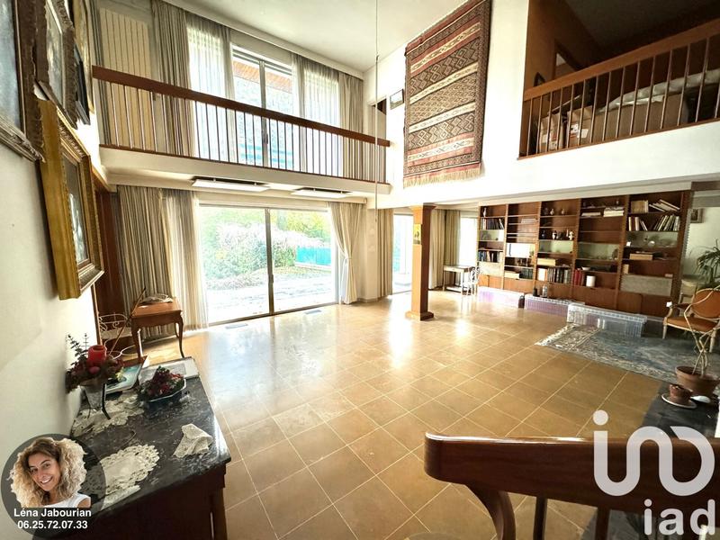 Maison de maîtres - 359 m² - 10 pièces