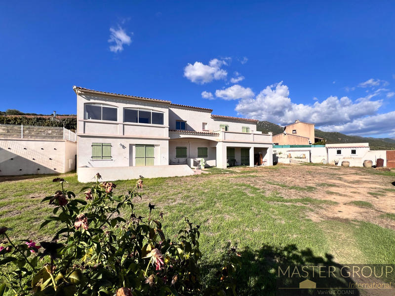 Maison - 178 m² - 6 pièces