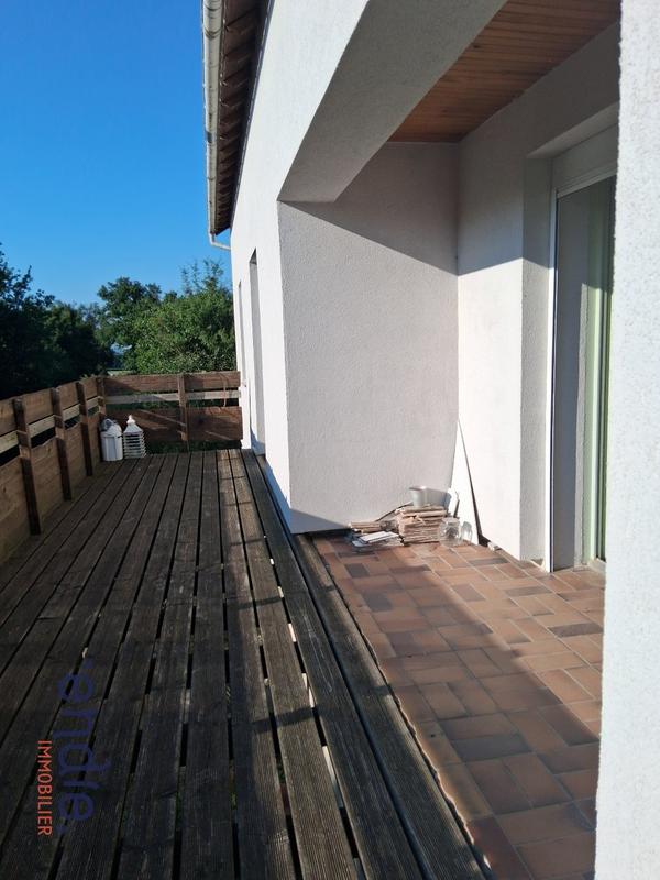 Maison - 162 m² - 9 pièces