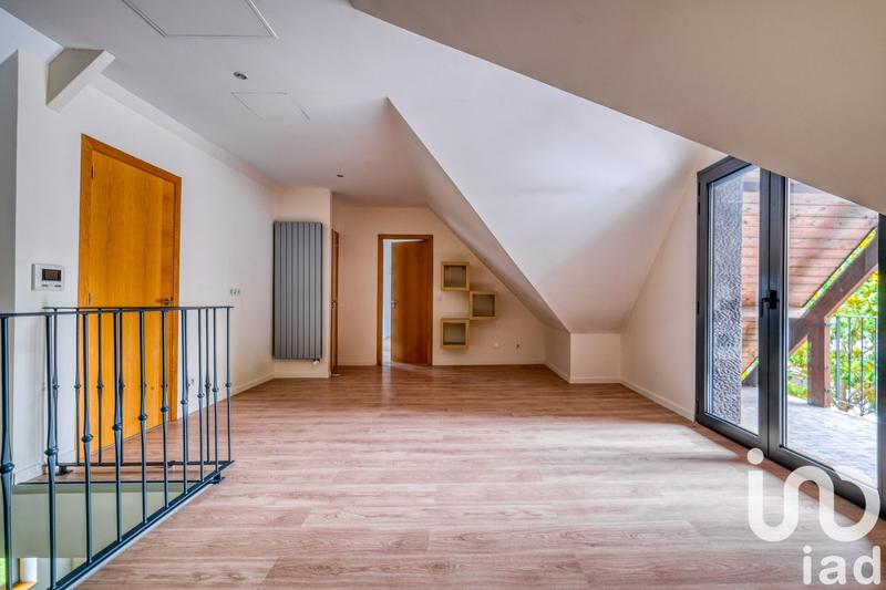 Maison - 200 m² - 7 pièces