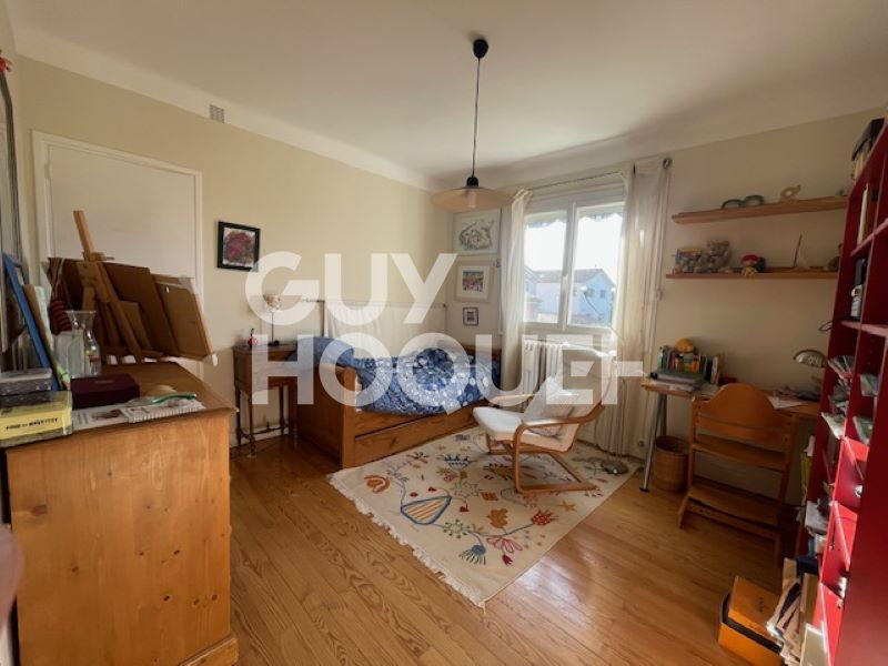 Maison - 242 m² - 6 pièces