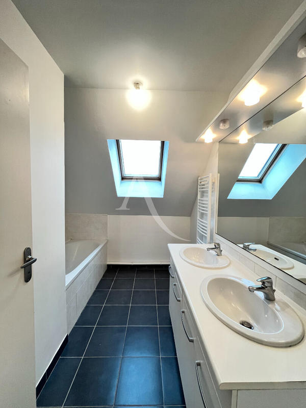 Maison - 104 m² - 4 pièces