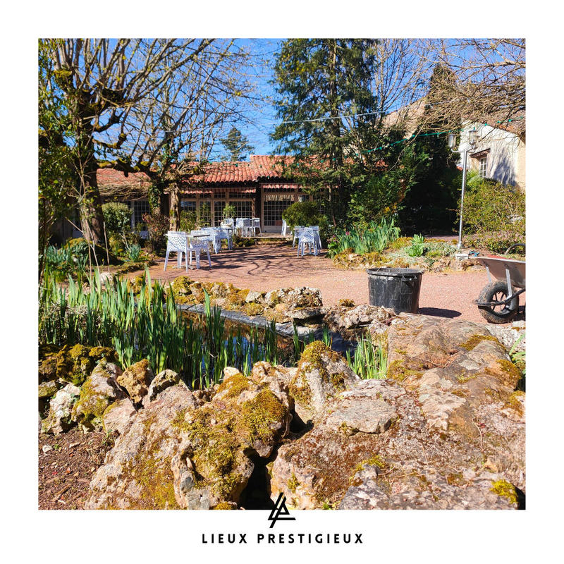 Demeure - 1 500 m² - 55 pièces