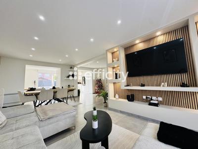 Maison - 104 m² - 6 pièces