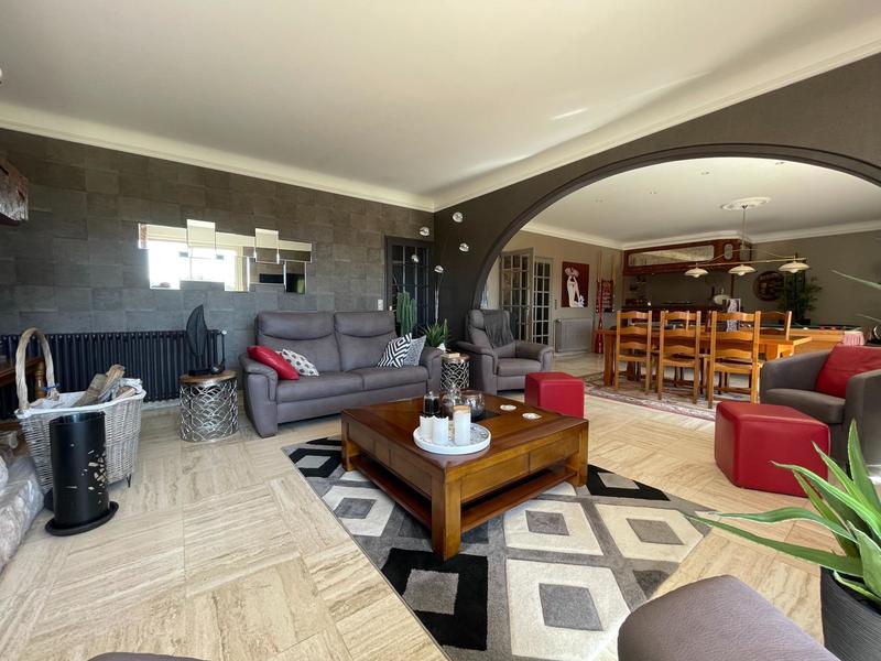 Maison - 160 m² - 11 pièces