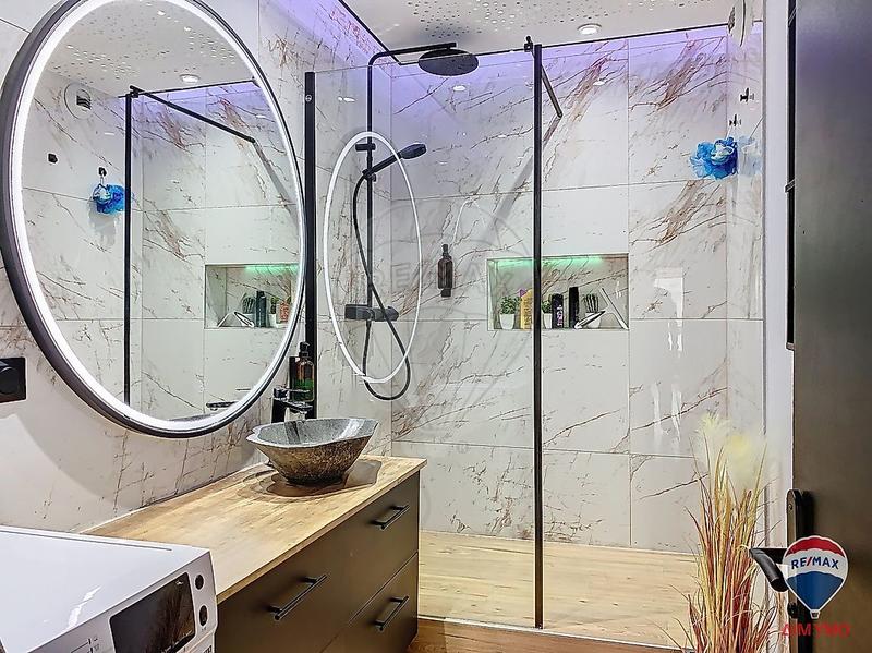 Appartement - 85 m² - 3 pièces