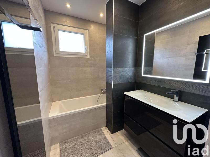 Appartement - 100 m² - 4 pièces