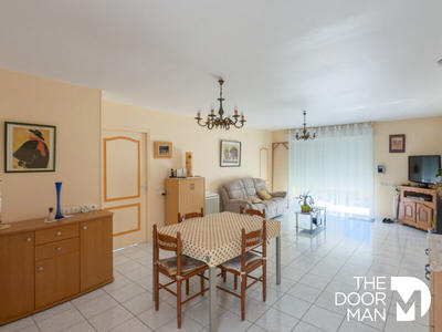 Maison - 227 m² - 9 pièces