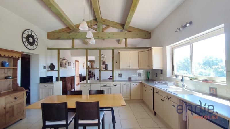 Maison - 228 m² - 6 pièces