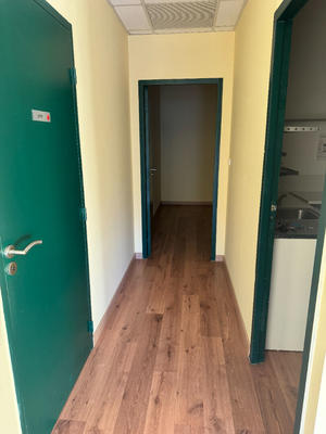 Local commercial - 79 m² - 3 pièces