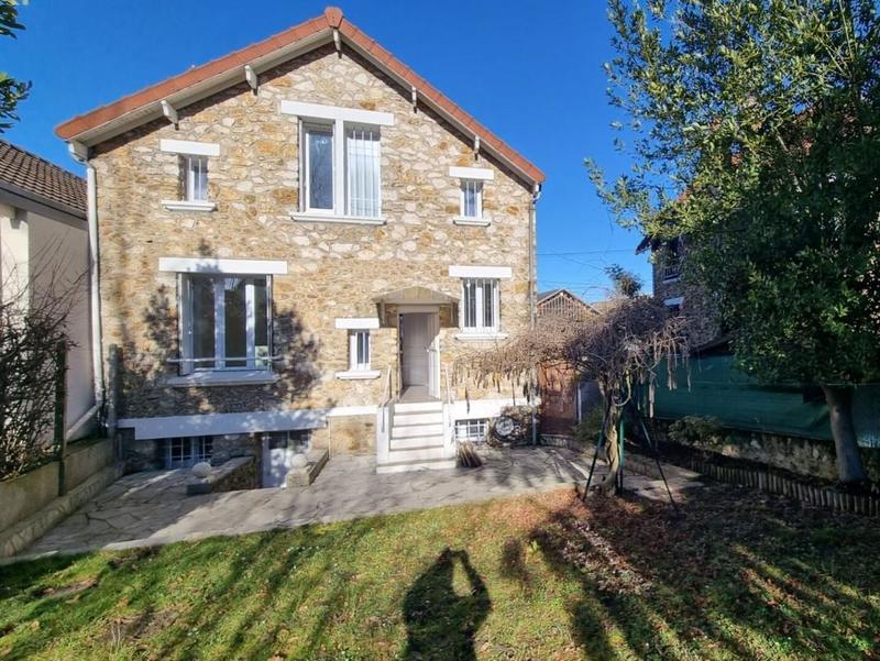 Maison - 92 m² - 5 pièces