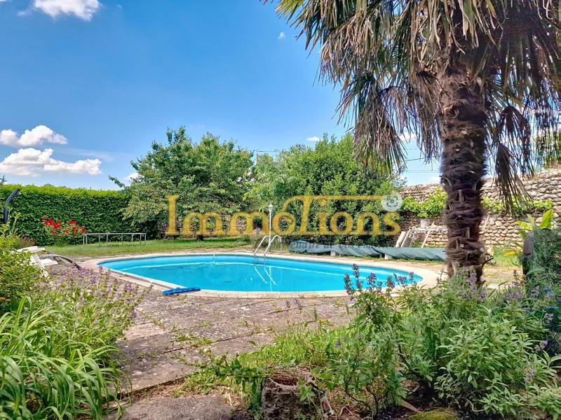 Maison - 243 m² - 5 pièces