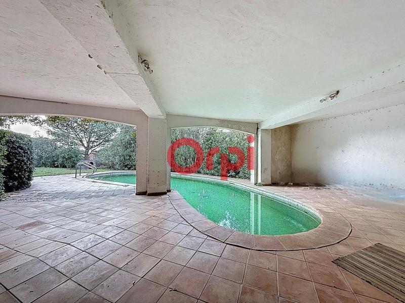 Maison - 305 m² - 5 pièces