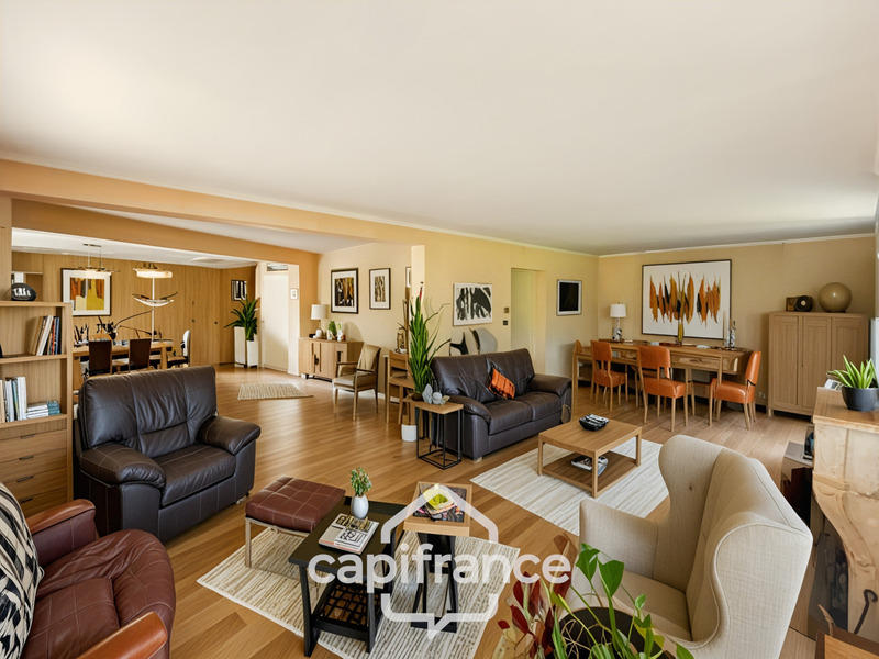 Propriété - 225 m² - 10 pièces