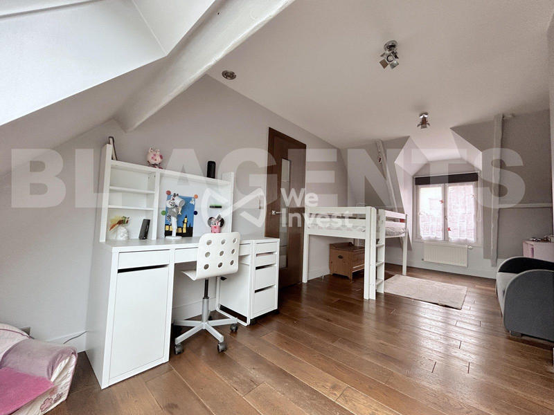 Maison - 219 m² - 6 pièces